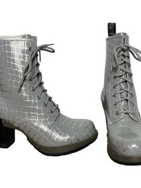 RARE Dr Martens Darcie Diva Boot Gray Metallic Silver Lace Up Chunky Heel Size 9